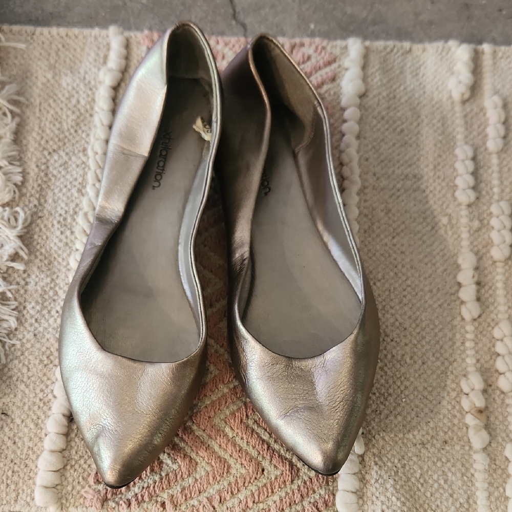 Metallic Flats Size 8, EUC